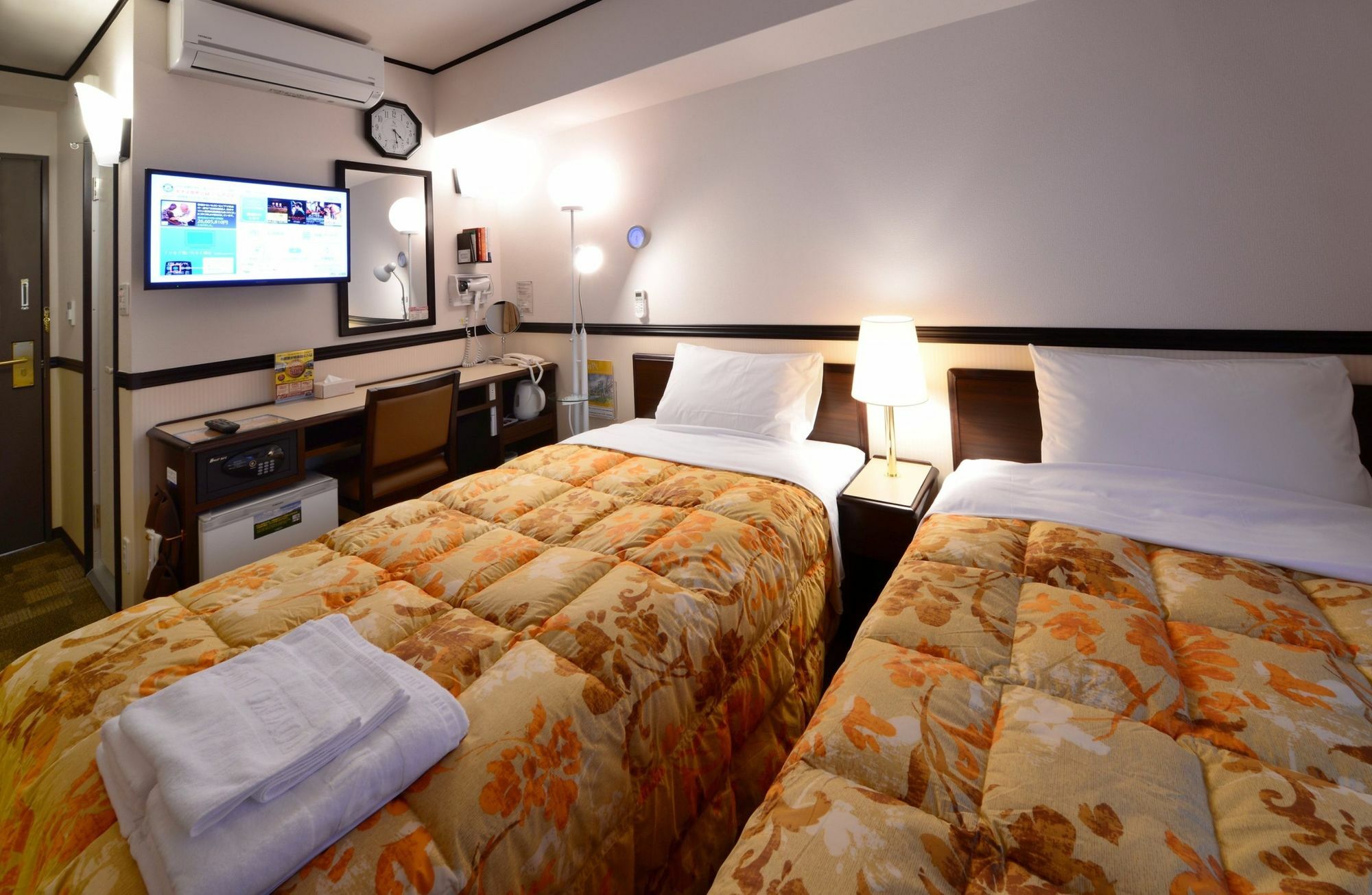 Toyoko Inn Tokyo Otemachi Exterior photo